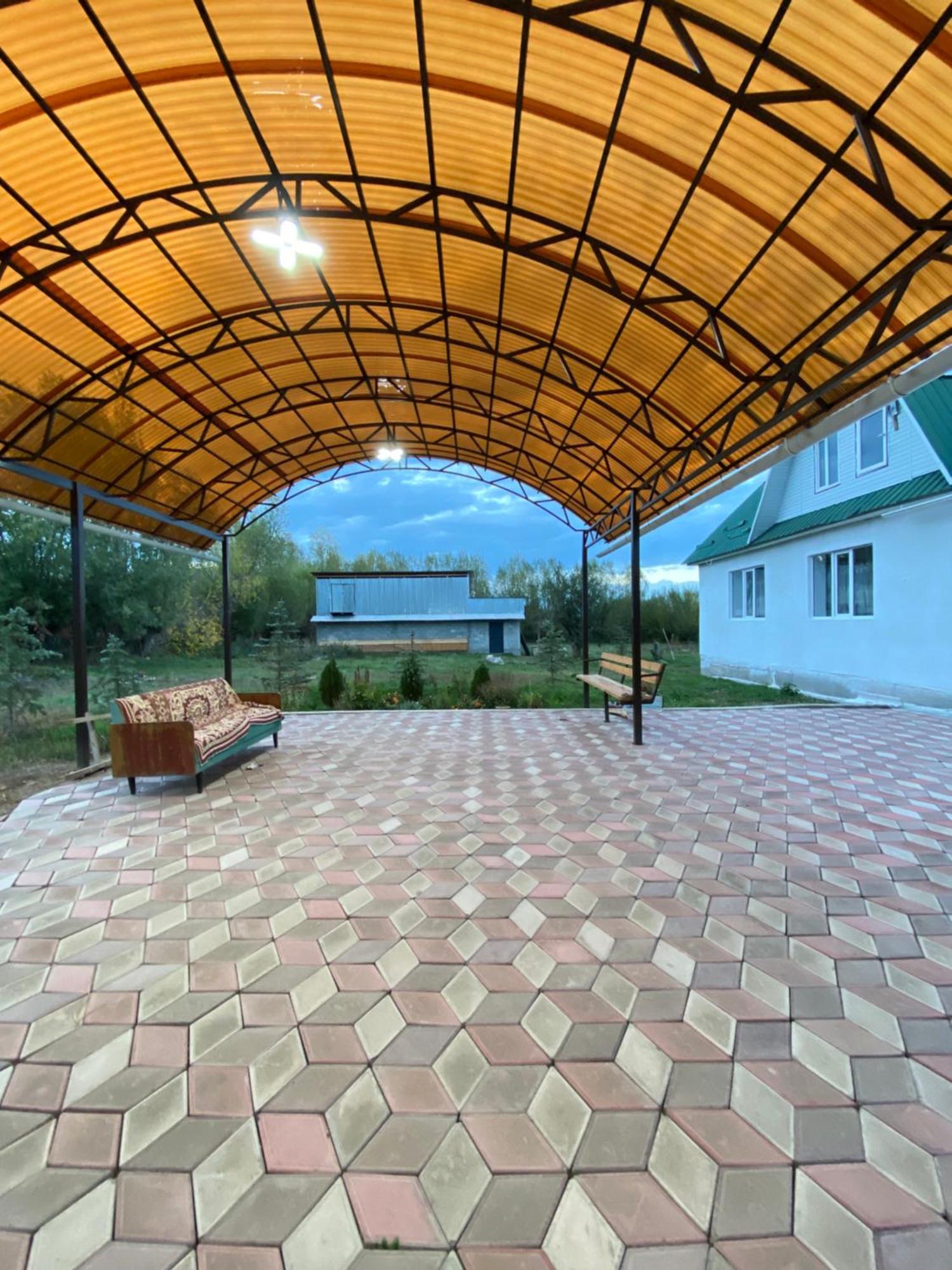Guest House Glover كاراكول المظهر الخارجي الصورة